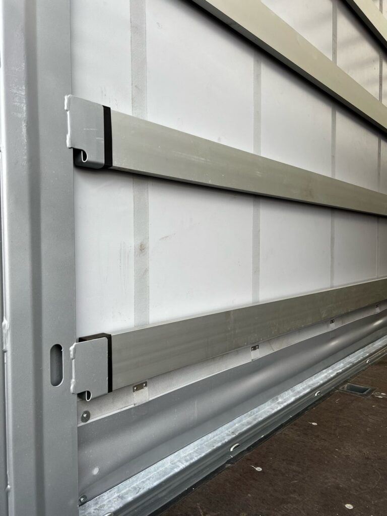 Полуприцеп шторный 13,6 м MAMMUT